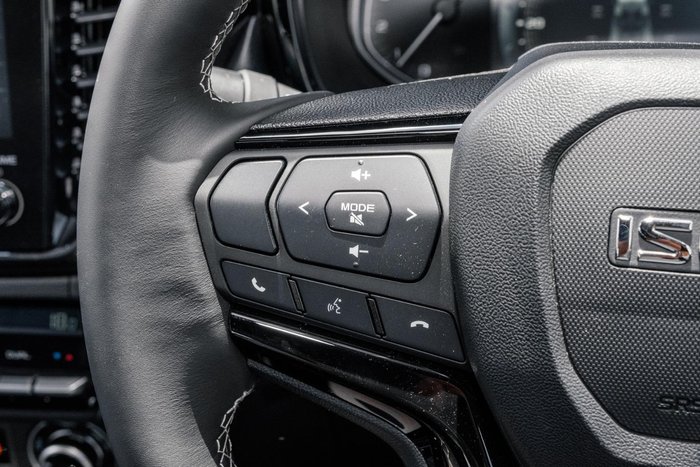 2025 Isuzu D-MAX BLADE