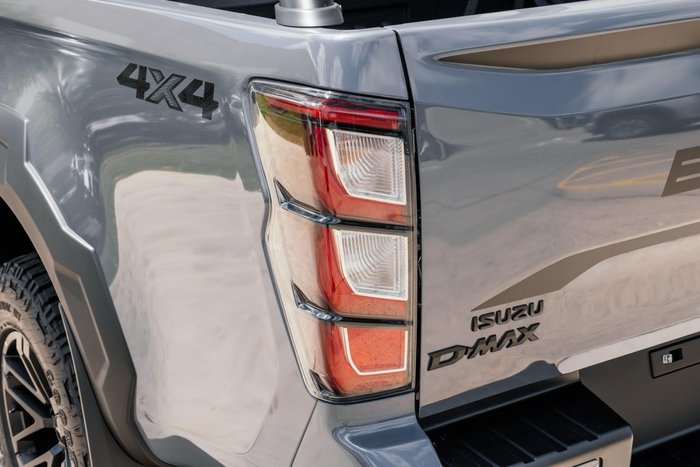 2025 Isuzu D-MAX BLADE