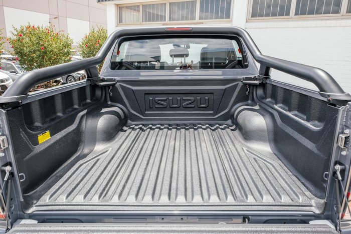 2025 Isuzu D-MAX BLADE