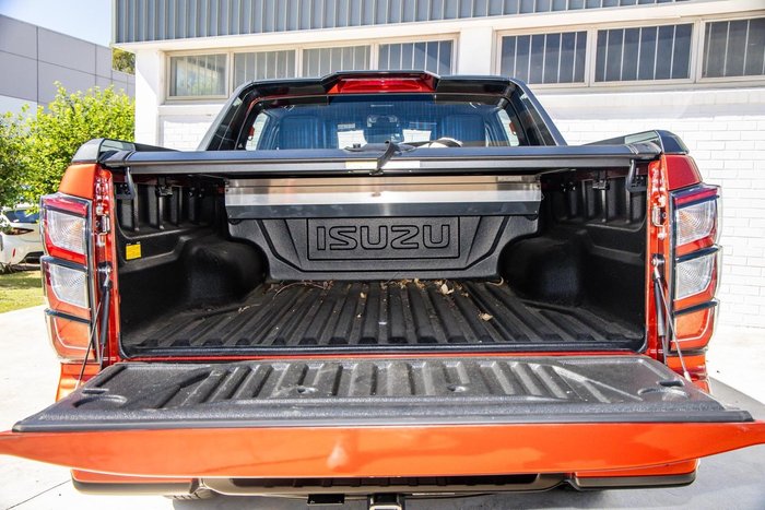 2025 Isuzu D-MAX X-TERRAIN