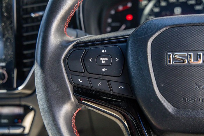 2025 Isuzu D-MAX X-TERRAIN