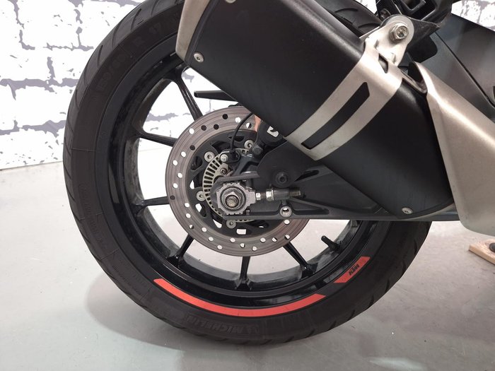 2021 KTM RC 390 RC White