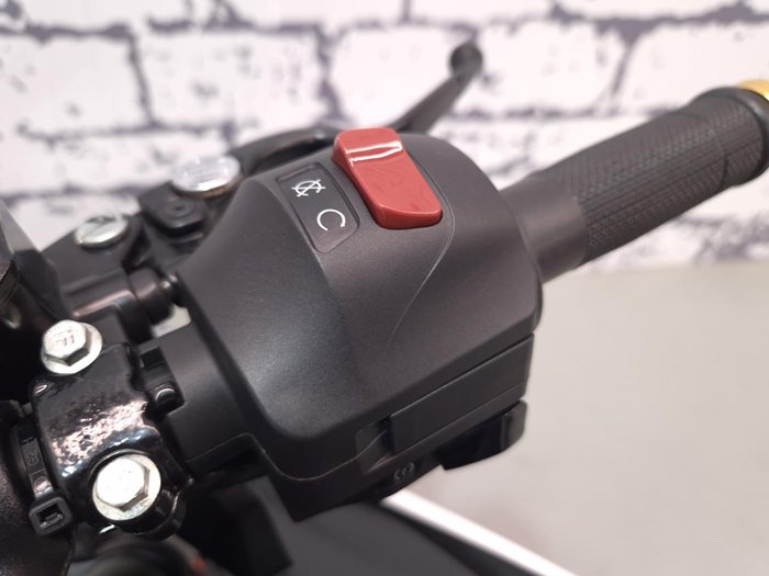 2021 KTM RC 390 RC White