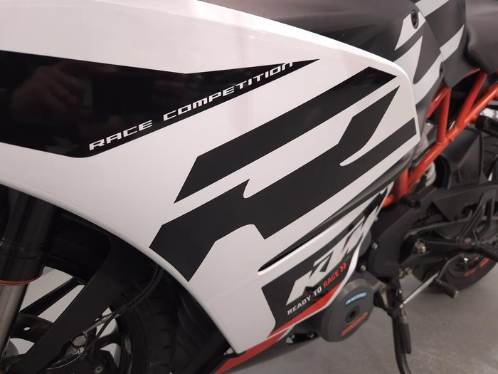 2021 KTM RC 390 RC White