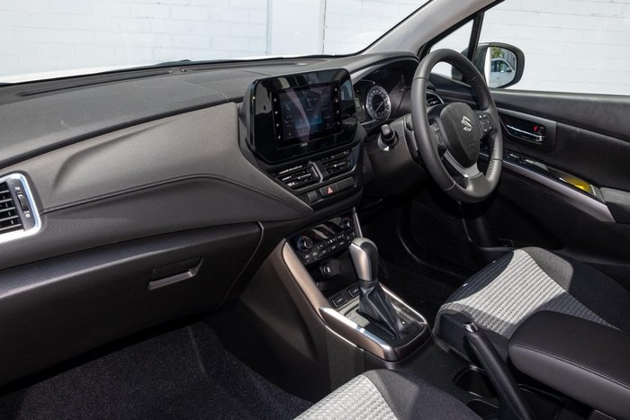 2023 Suzuki S-Cross GL+