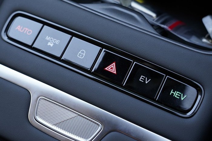 2025 Jaecoo J7 SHS Track