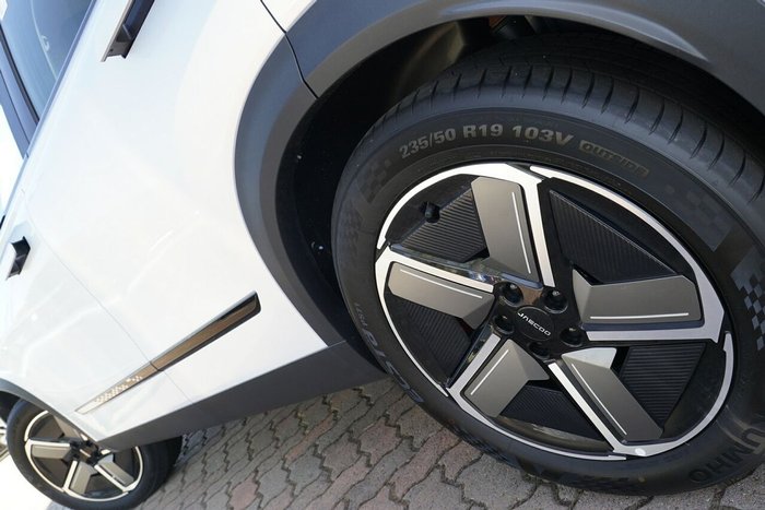 2025 Jaecoo J7 SHS Track