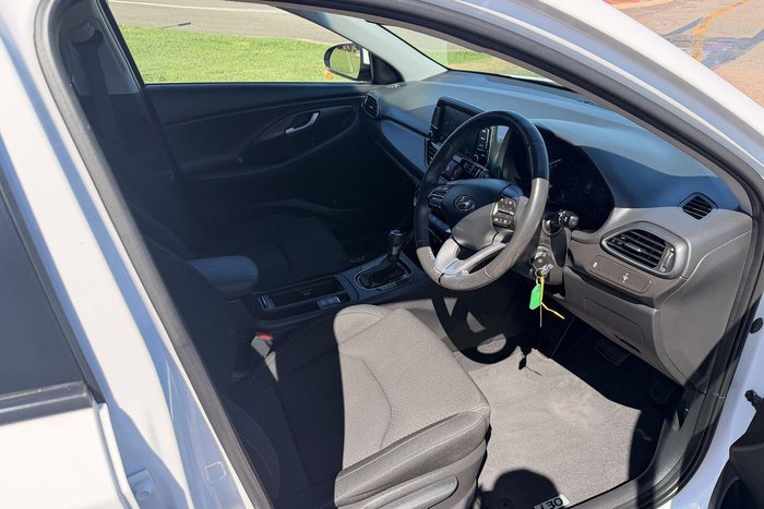 2021 Hyundai i30 PD.V4 MY22 Polar White