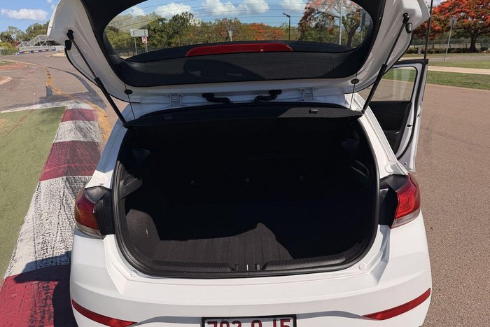 2021 Hyundai i30 PD.V4 MY22 Polar White