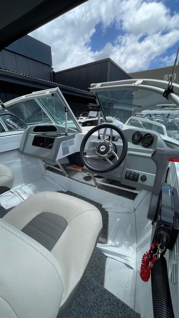 2021 QUINTREX 430 Fishabout Pro