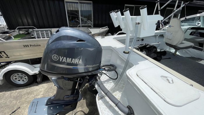 2021 QUINTREX 430 Fishabout Pro