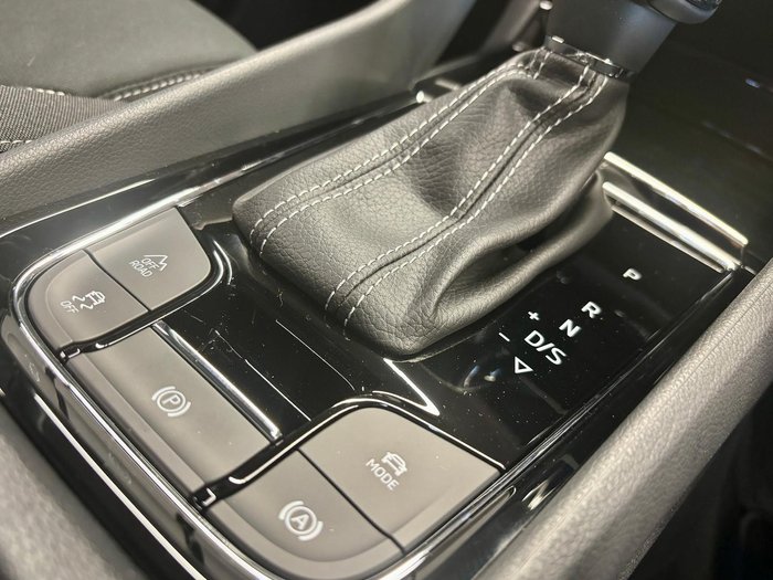 2024 SKODA Karoq 140TSI Sportline