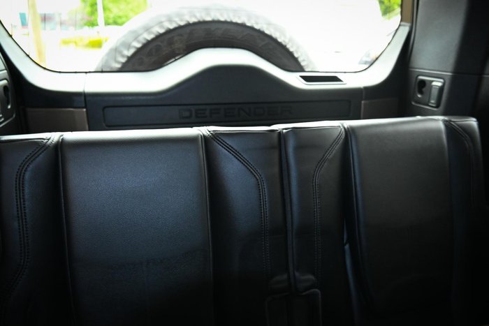 2020 Land Rover Defender 110 D240 SE