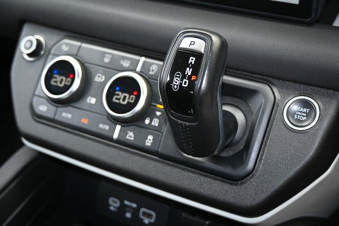 2020 Land Rover Defender 110 D240 SE