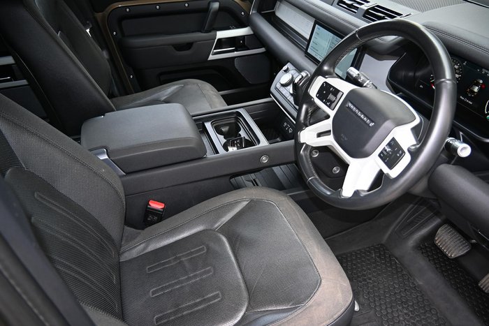 2020 Land Rover Defender 110 D240 SE