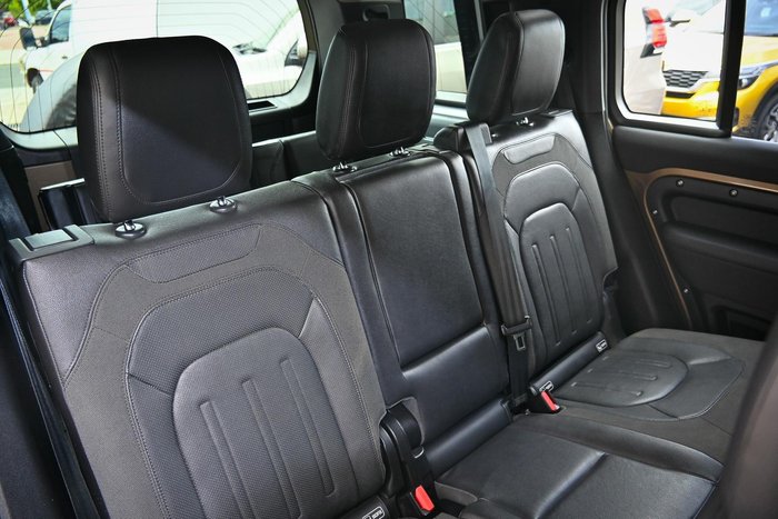 2020 Land Rover Defender 110 D240 SE