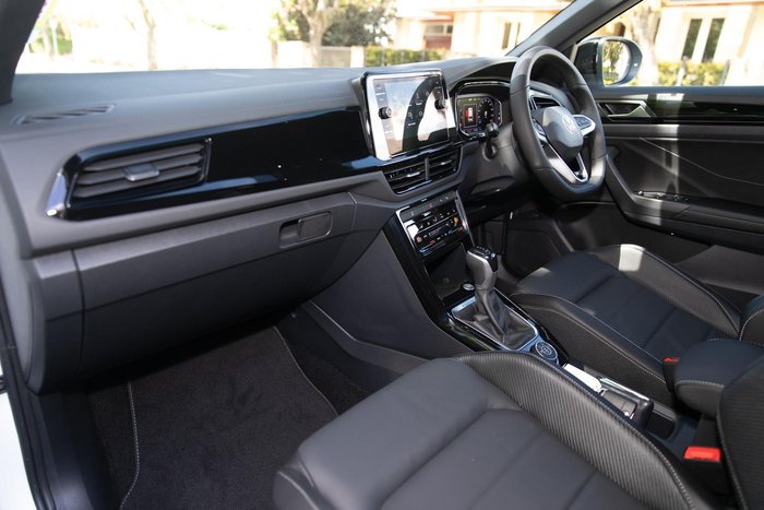 2025 Volkswagen T-Roc 140TSI R-Line