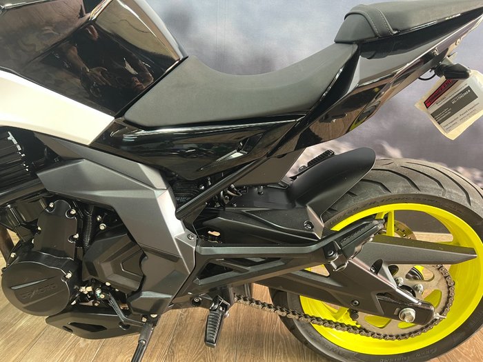 2022 CFMOTO 650NK ABS WHITE