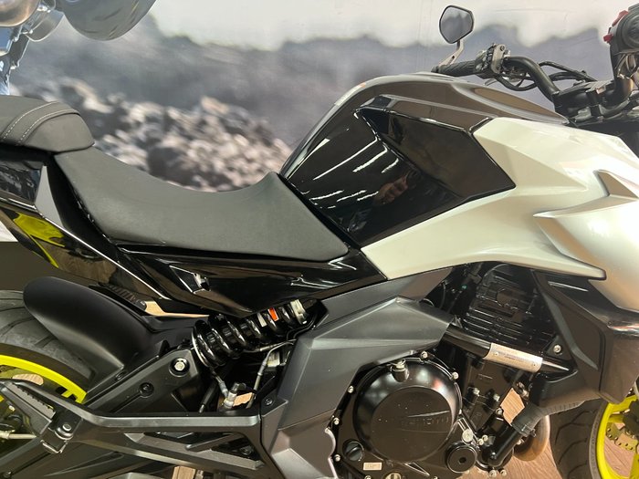 2022 CFMOTO 650NK ABS WHITE