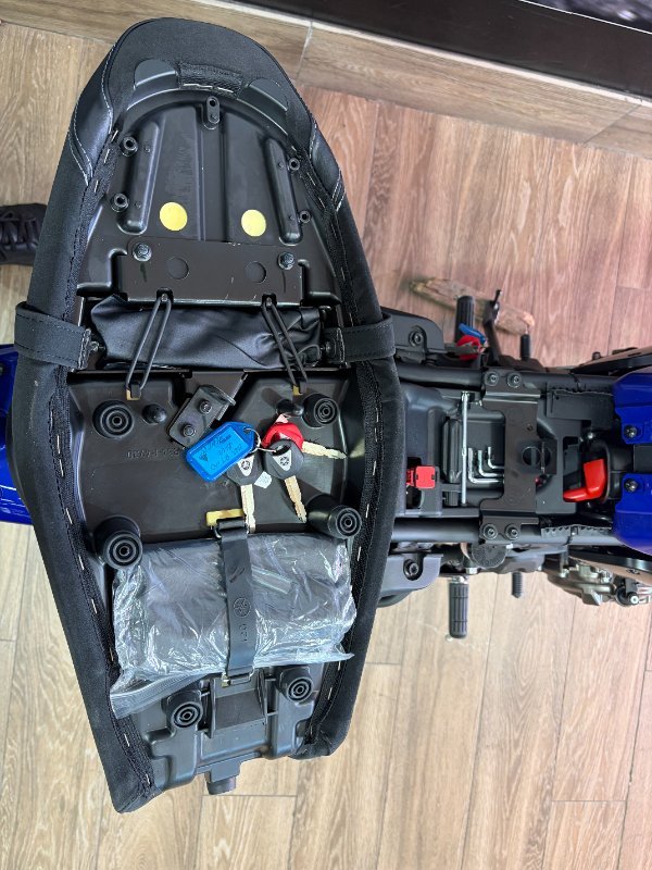 2024 Yamaha XSR700 BLUE