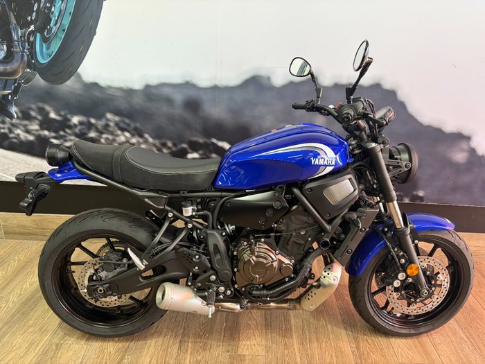 2024 Yamaha XSR700 BLUE