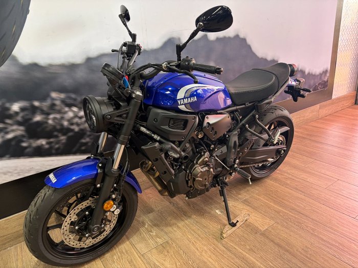 2024 Yamaha XSR700 BLUE