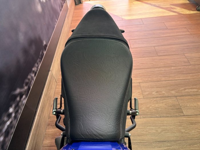 2024 Yamaha XSR700 BLUE