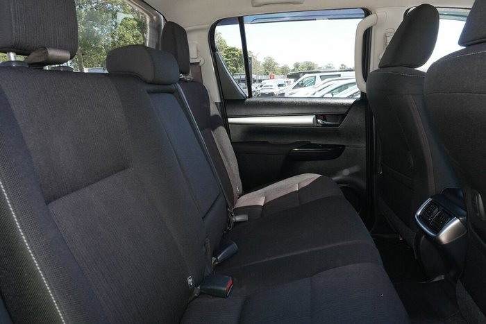 2019 Toyota Hilux SR5