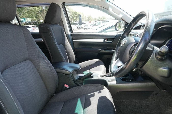 2019 Toyota Hilux SR5