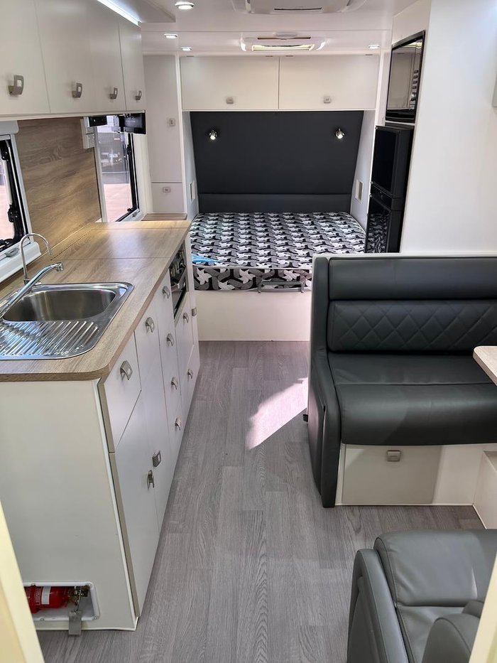 2022 Design RV Forerunner Van 3, 19'6''