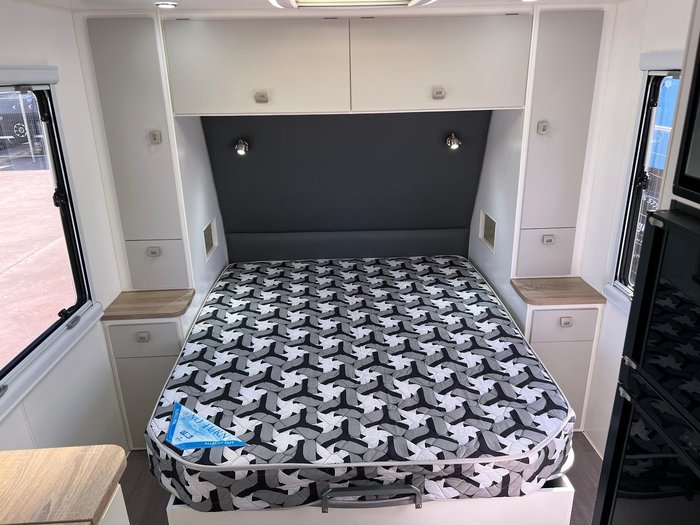 2022 Design RV Forerunner Van 3, 19'6''