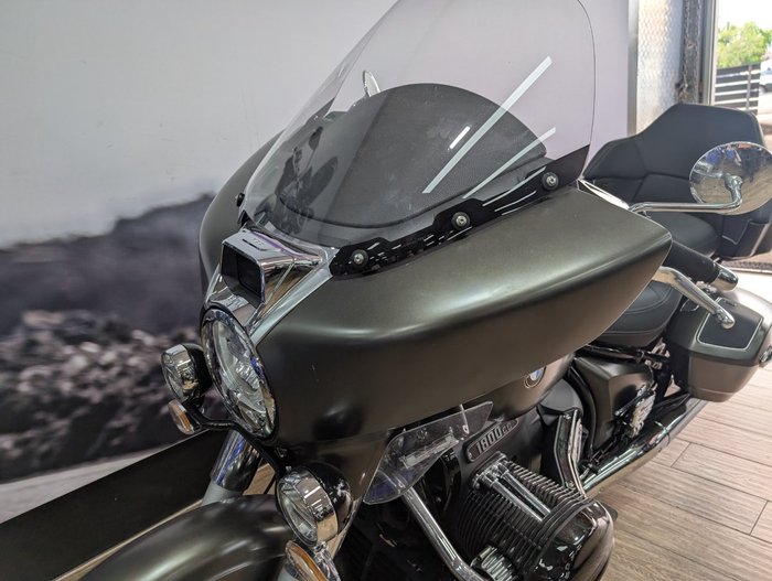 2024 BMW Motorrad R 18 TRANSCONTINENTAL GREEN