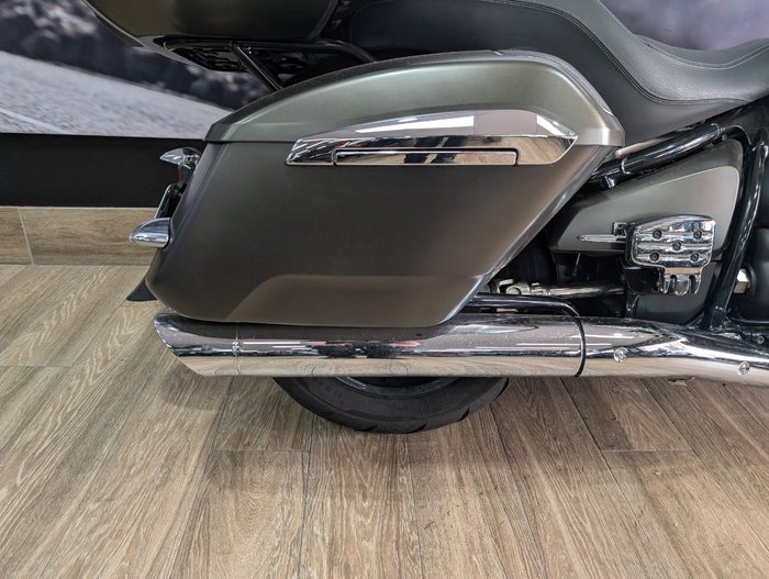 2024 BMW Motorrad R 18 TRANSCONTINENTAL GREEN