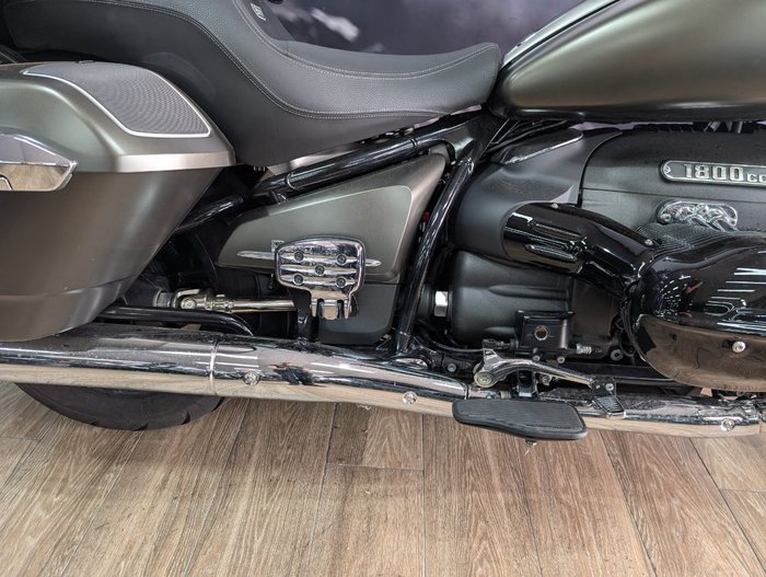 2024 BMW Motorrad R 18 TRANSCONTINENTAL GREEN