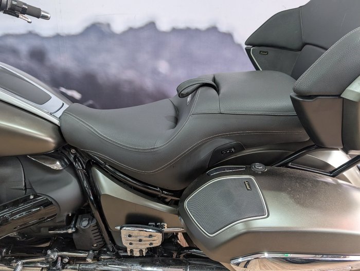 2024 BMW Motorrad R 18 TRANSCONTINENTAL GREEN