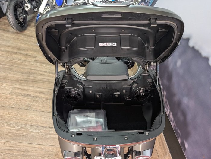 2024 BMW Motorrad R 18 TRANSCONTINENTAL GREEN