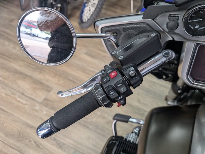 2024 BMW Motorrad R 18 TRANSCONTINENTAL GREEN