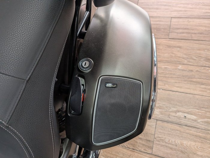 2024 BMW Motorrad R 18 TRANSCONTINENTAL GREEN