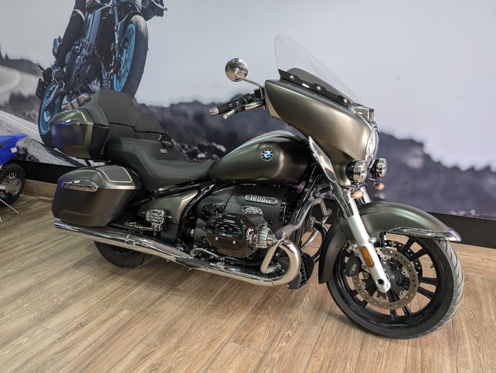 2024 BMW Motorrad R 18 TRANSCONTINENTAL GREEN