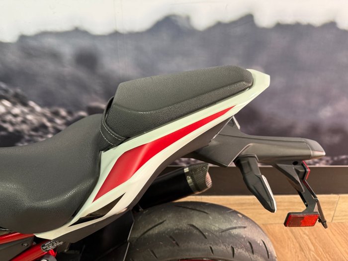 2022 Kawasaki Z900 SUPERNAKED (ZR900) WHITE