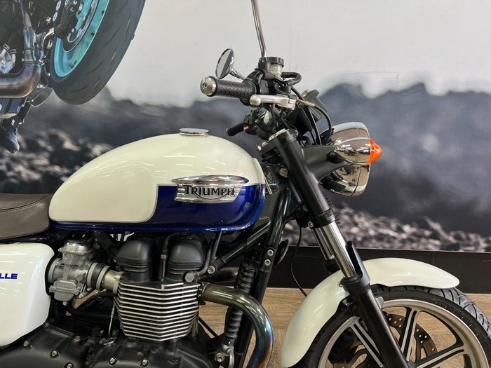 2014 Triumph BONNEVILLE T100 BLUE