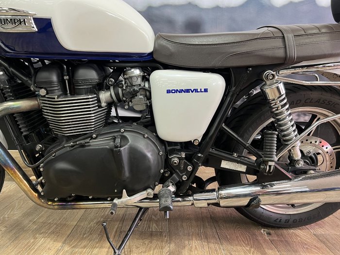 2014 Triumph BONNEVILLE T100 BLUE