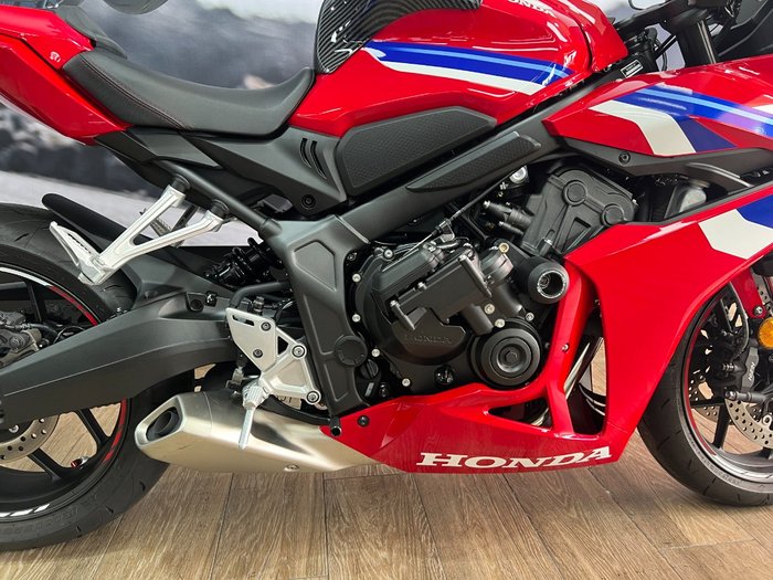 2025 Honda CBR650R RED