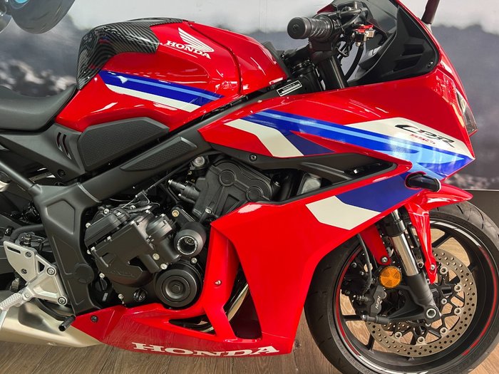 2025 Honda CBR650R RED