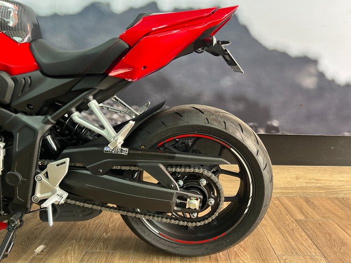 2025 Honda CBR650R RED
