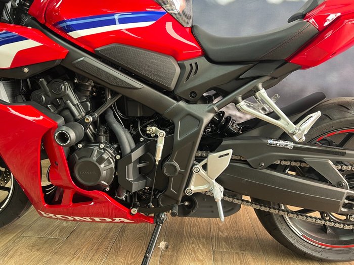 2025 Honda CBR650R RED