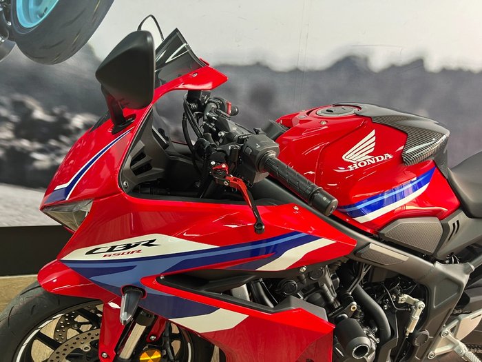 2025 Honda CBR650R RED