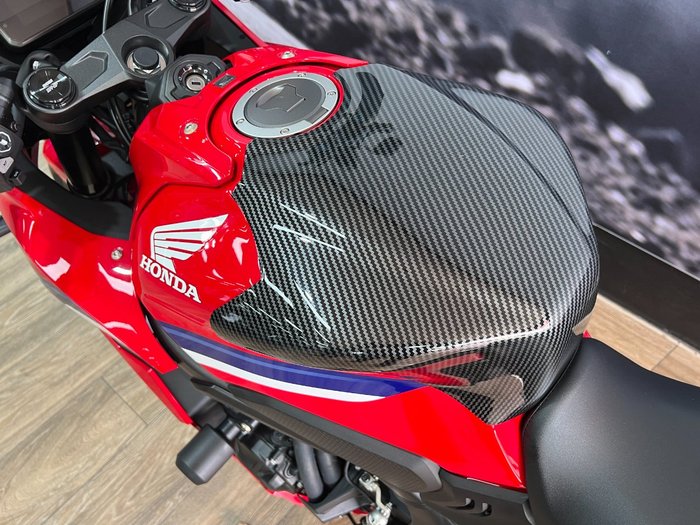 2025 Honda CBR650R RED