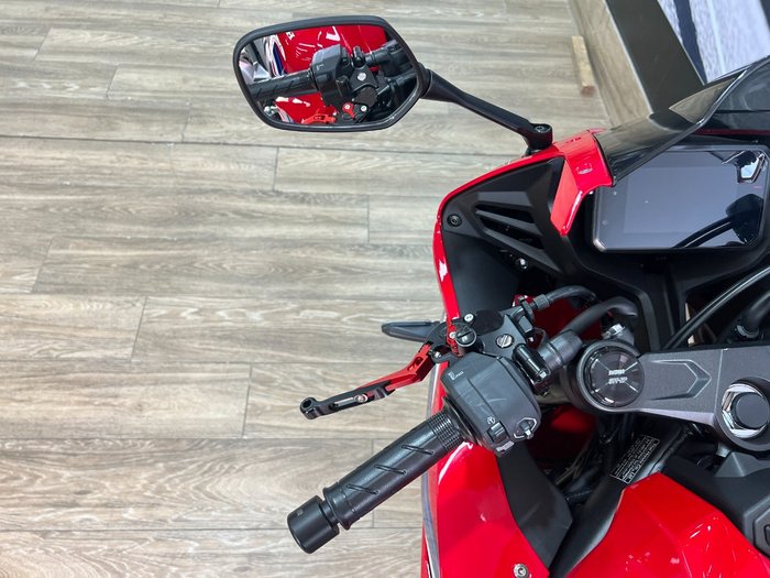 2025 Honda CBR650R RED