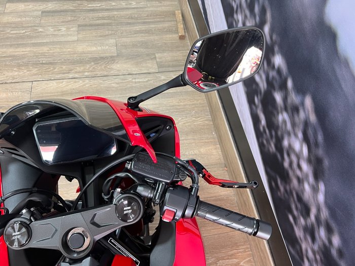 2025 Honda CBR650R RED